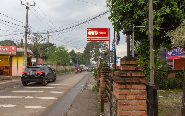 OYO 645 Griya Mas Syariah