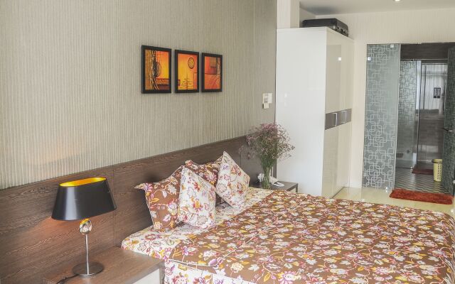 Sunny Serviced Apartment