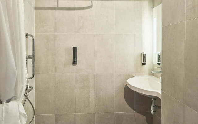B&B HOTEL Le Port-Marly Saint-Germain-En-Laye
