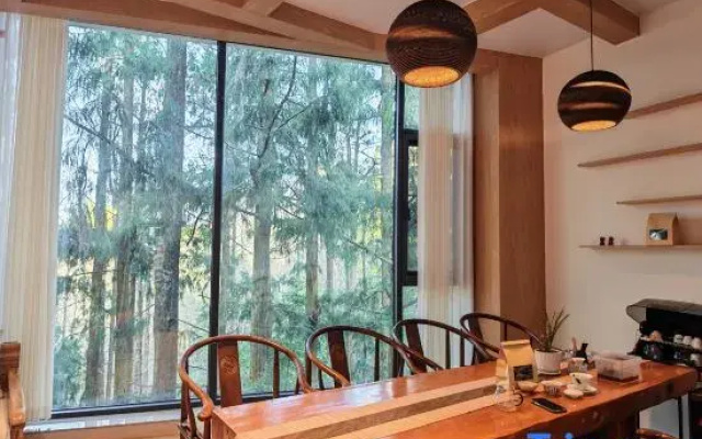 Tengchong Feather Lodge Inn