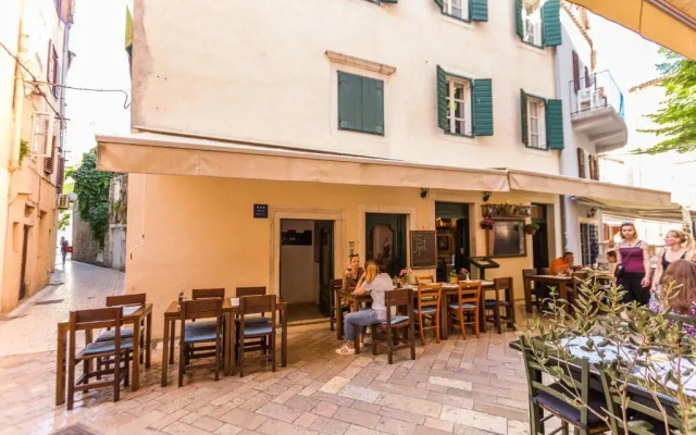 Stomorica Apartments