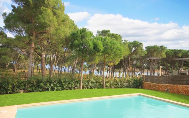 Claudia in L'Escala with 5 bedrooms and 4 bathrooms