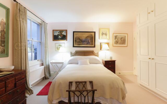 JOIVY Attractive Chelsea Apartment Sleeps 4