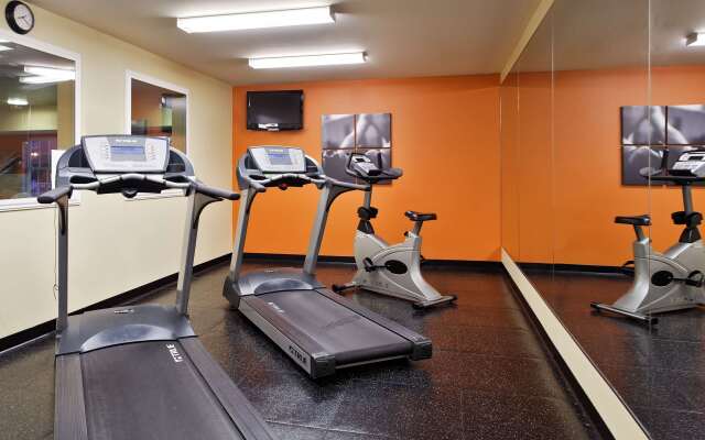 Country Inn & Suites by Radisson, Marion, IL