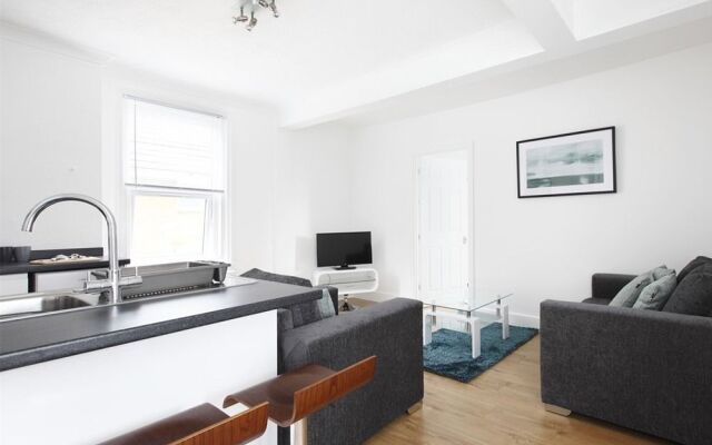 Goldstone Lodges