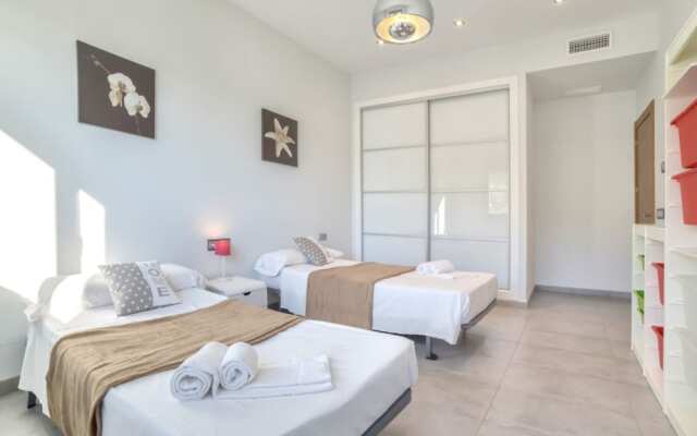 Villa - 5 Bedrooms with Pool, WiFi and Sea views - 105047