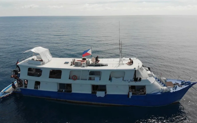 El Nido Ocean Suite Floating Hotel