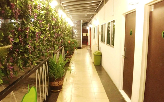 Apple 1 Hotel Gurney