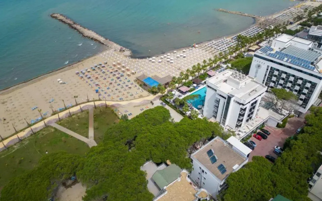 Kastrati Hotel