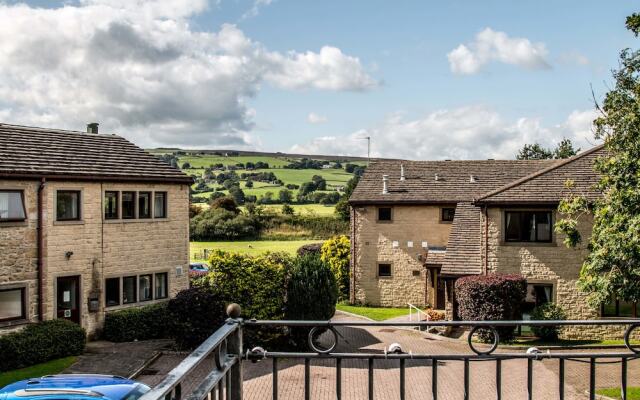 The Old Stone Trough Country Lodge & Inn