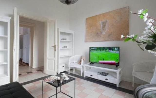 Bacone Halldis Apartments