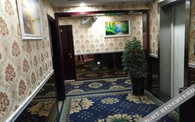 Qinhuang Business Hotel