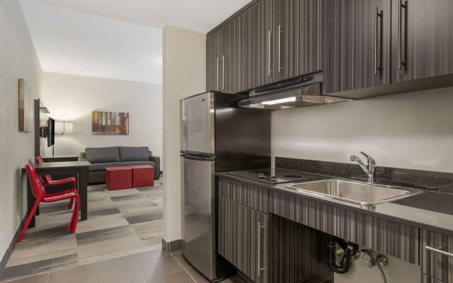 Best Western Plus Airport Inn & Suites