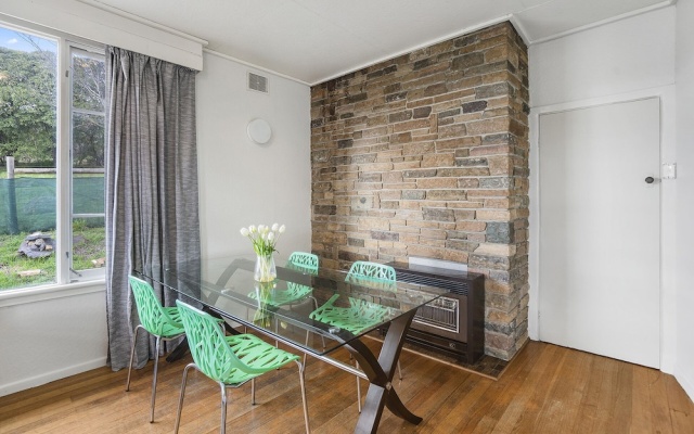 Lilydale 3 Bedroom Gill's Cottage – Balcony – Melbourne