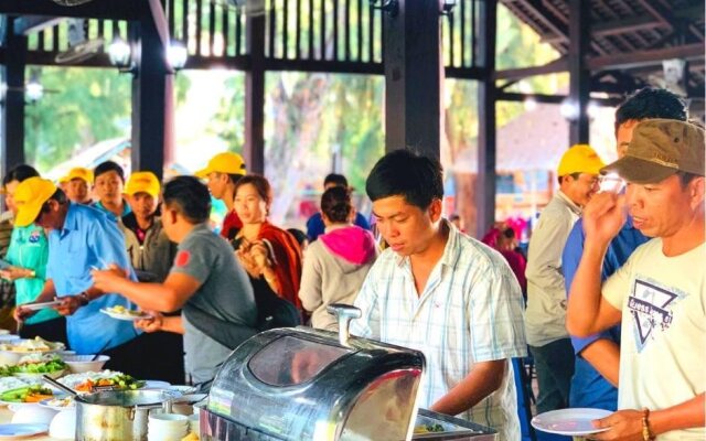 Dai Lanh Beach Hotel