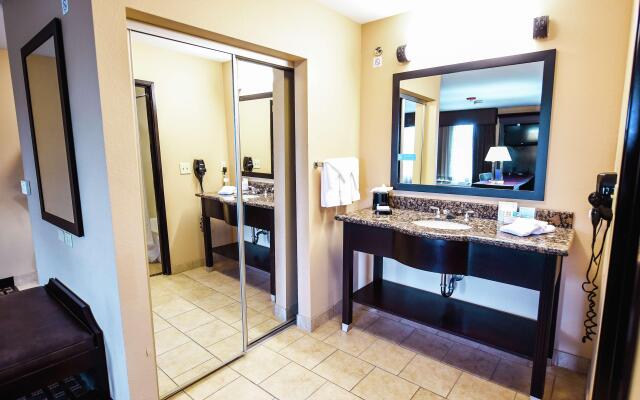 Hampton Inn and Suites Pine Bluff