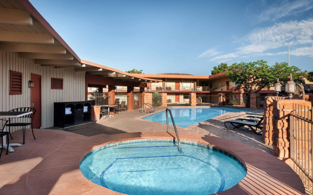Best Western Red Hills