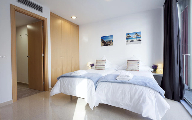 Charmsuites Nou Rambla Apartments