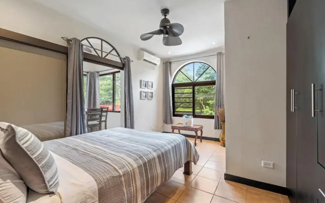 Relaxing 2 BR  Beach & Pool  Condo Unit2