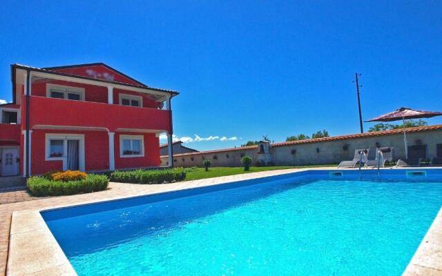 Apartment with pool 1038