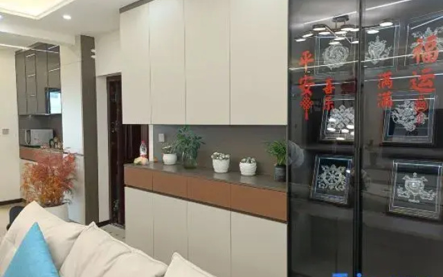 Shangri-La Juhong Homestay