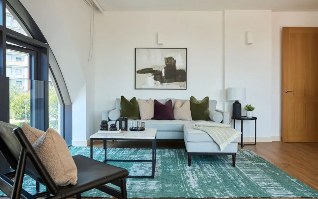 Kew Bridge by Viridian Apartments