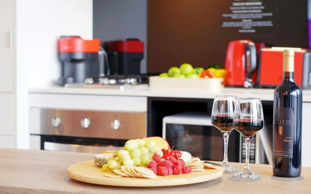 Aura on Flinders Serviced Apartments
