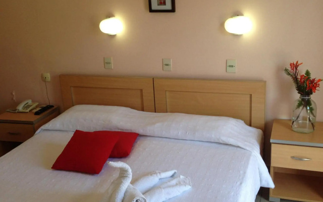 Zefyros Hotel
