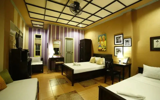 Purple Fountain Inn & Hostel