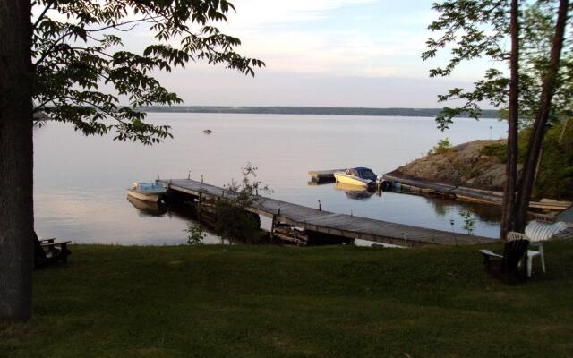 Edgewater Motel & Campground