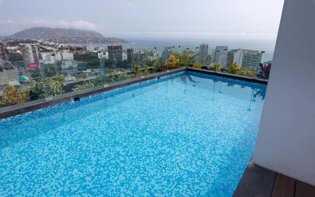 Classy 1 BR Barranco Apartment High Floor
