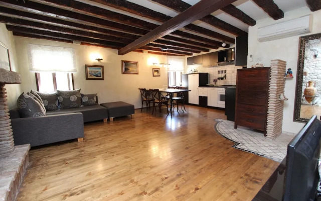 Apartment Midea