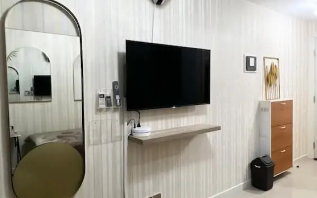 Salute de Madison Park Apartments