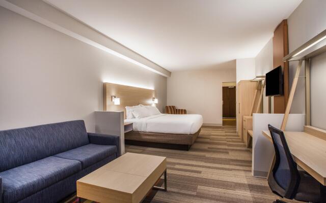 Holiday Inn Express & Suites Lexington Park-California, an IHG Hotel