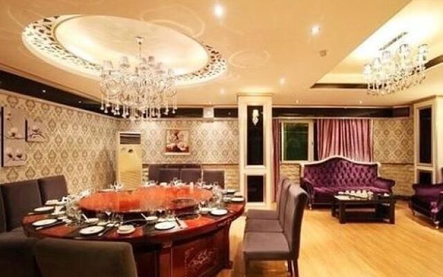 Hechi Shuntai Hotel