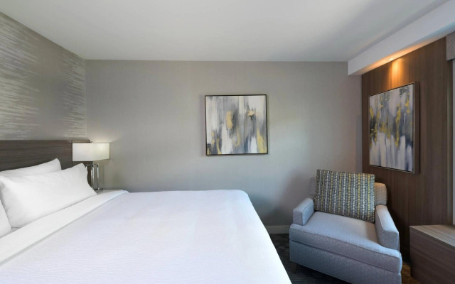 Courtyard by Marriott Edgewater NYC Area