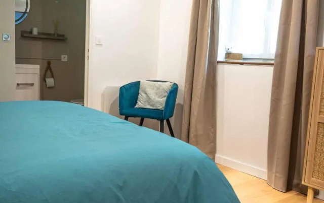 Le Petit Berdis (Adults Only)