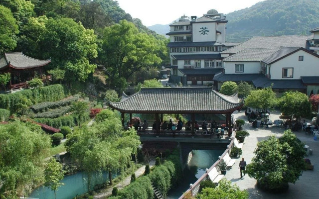 Plum Bamboo Resort Hotel Hangzhou