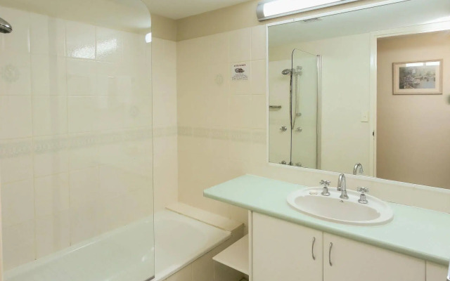 White Crest Apartments