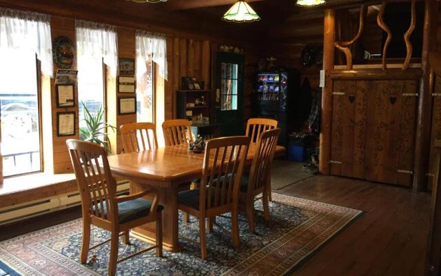 Summit River Lodge & Campsites