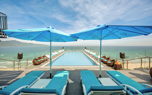 Yarra Ocean Suites Danang
