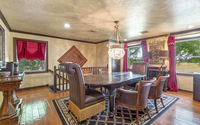 The Funky Monkey Inn