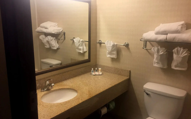 Comfort Inn & Suites Harrisonville
