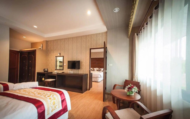 Moon Terrace Resort & Hotel