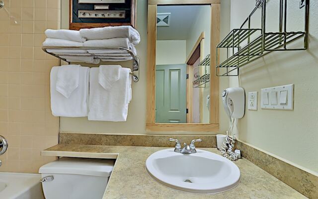 444jspgs 1 Bedroom Condo