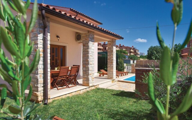 Awesome Home in Liznjan With Wifi and 2 Bedrooms