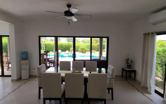 Spacious Private 7 Bedroom - Bachelor s Welcome