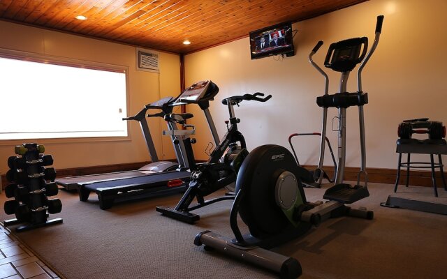 Tamarack Motor Inn