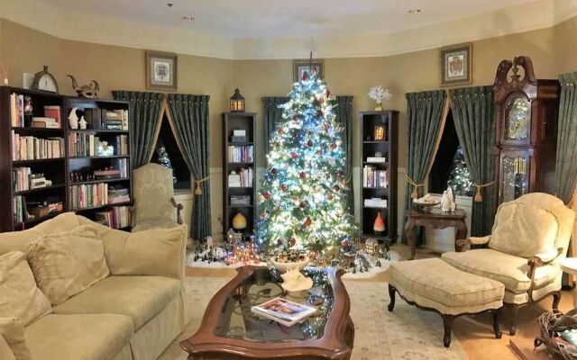 Bay Hill Mansion B and B