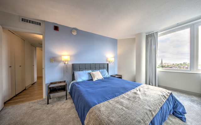 Upscale Apt with everything you need!